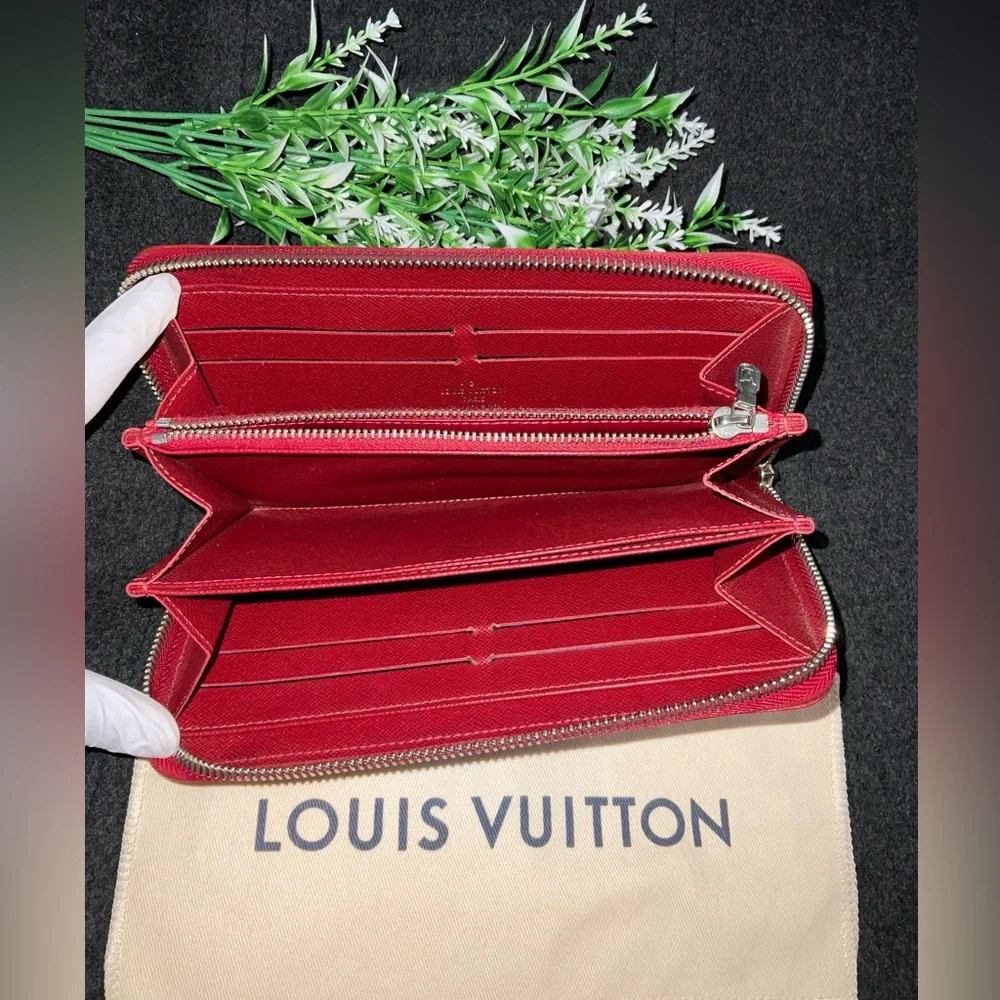 ✅AUTHENTIC LV RED WALLET LONG ZIP LOUIS VUITTON - Picture 1 of 10